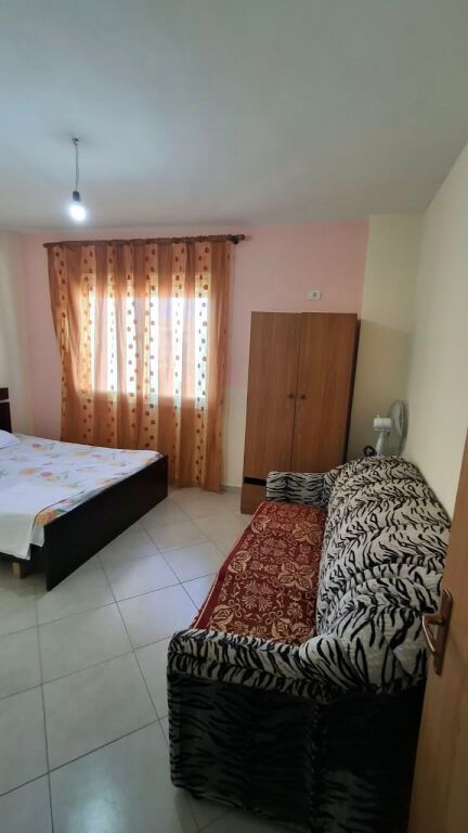 JEPET ME QIRA APARTAMENT 3+1 – STACIONI I DYTË, PLAZH!
