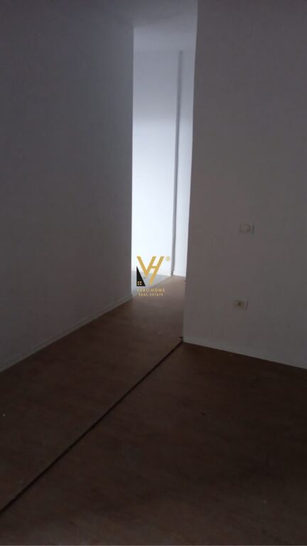 UFFICIO 70 M2 IN AFFITTO A FRESK 40.000 LEKE