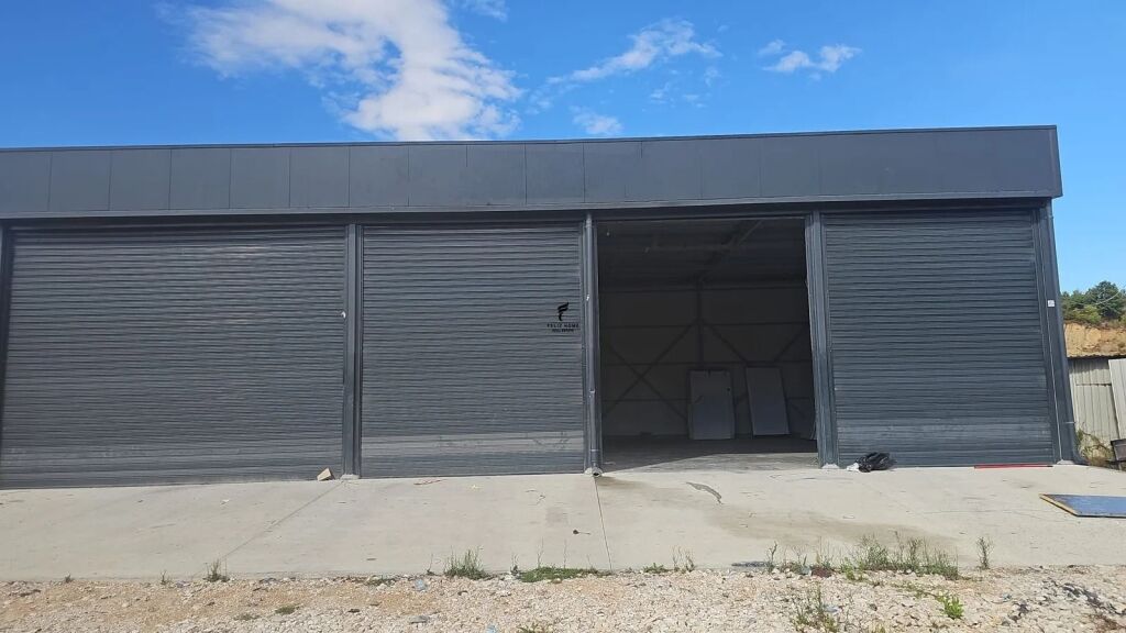 MAGAZZINO IN AFFITTO 220M2 MEZEZ 170.000 LEKE  FH-94606