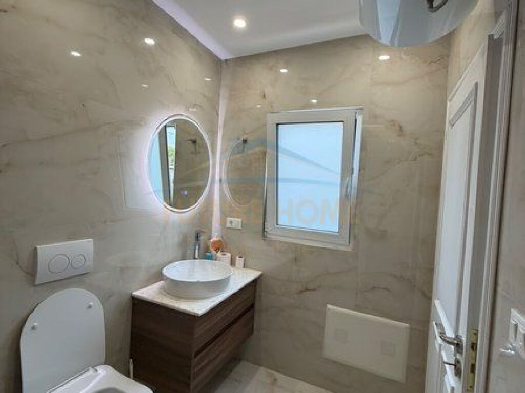 Qera,apartament 2+1,Rruga Pashko Vasa,Bllok,Tirane