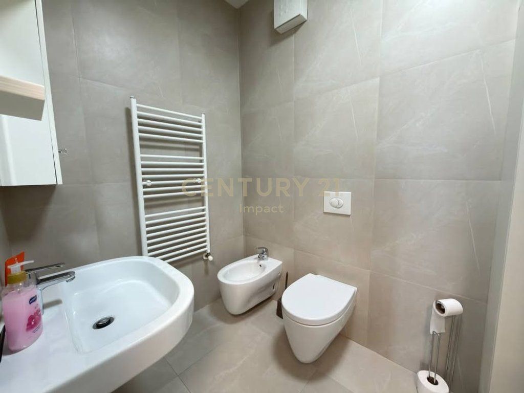 APARTAMENT ME QERA 2+1+2 TE AMBASADOR 3! 1,700 € /Muaj