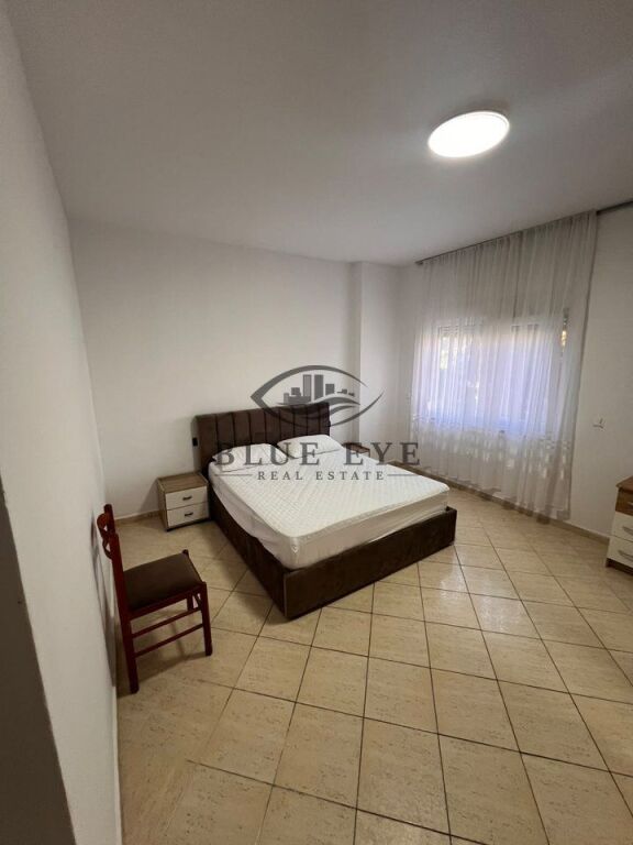 🏡 Jepet me qira apartament 1+1 në zonën e Plazhit, Durrës!