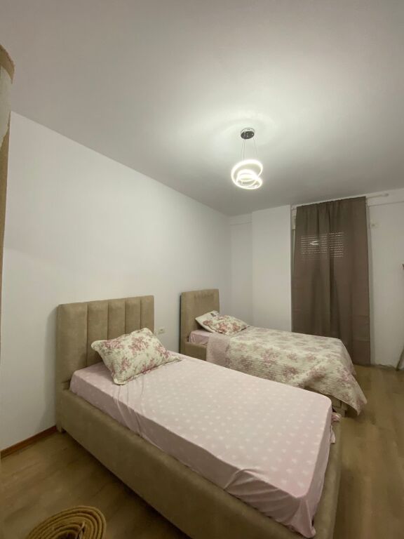 Qera | Apartament 2 + 1 | Rruga 5 Maji | 500 €/muaj