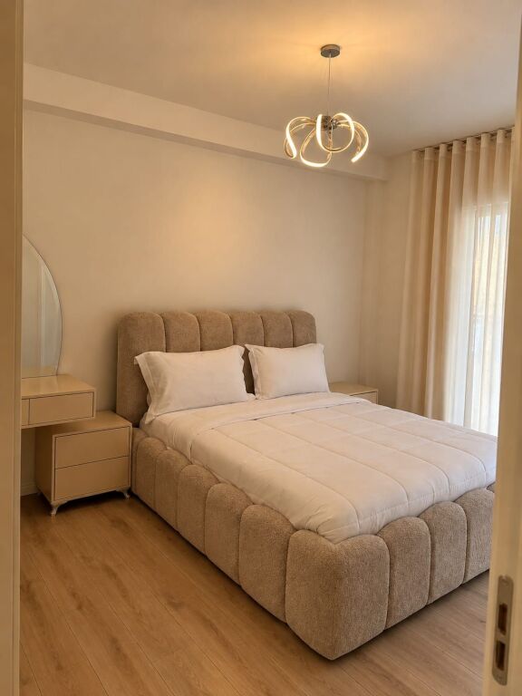 # IN AFFITTO: 1+1 📍 Nuovo Boulevard (Vicino a SPAK - Via Jordan Misja) - 70.000 ALL/Mese - Edificio Nuovo A.2026 - 4° Piano - SUP. 80m² || (100% Mai Abitato, 100% Nuovo 🔥)