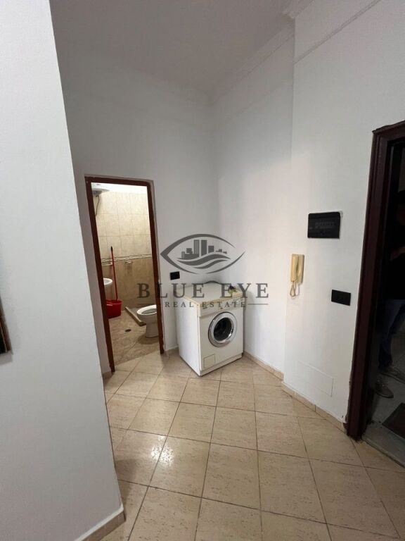 🏡 Jepet me qira apartament 1+1 në zonën e Plazhit, Durrës!