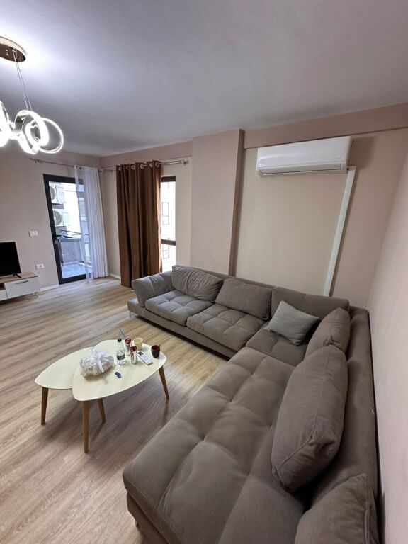 Appartamento 2+1+2 in vendita in Via 5 Maji   