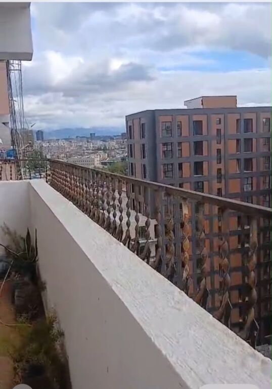 Ne Laprake(NE HYRJE) Shitet Apartament 2+1