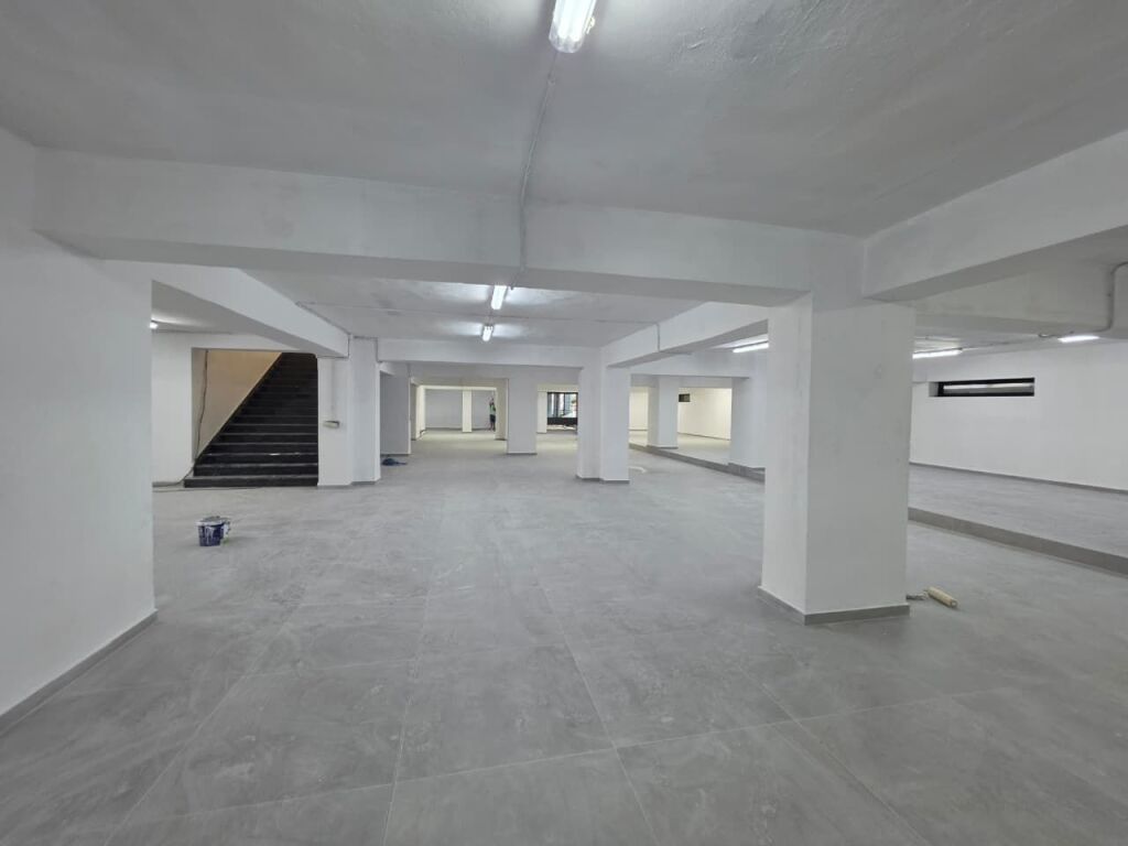 Jepet ambient biznesi me qira tek Rruga Dritan Hoxha , Laprake