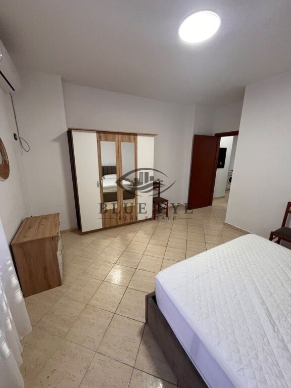 🏡 Jepet me qira apartament 1+1 në zonën e Plazhit, Durrës!