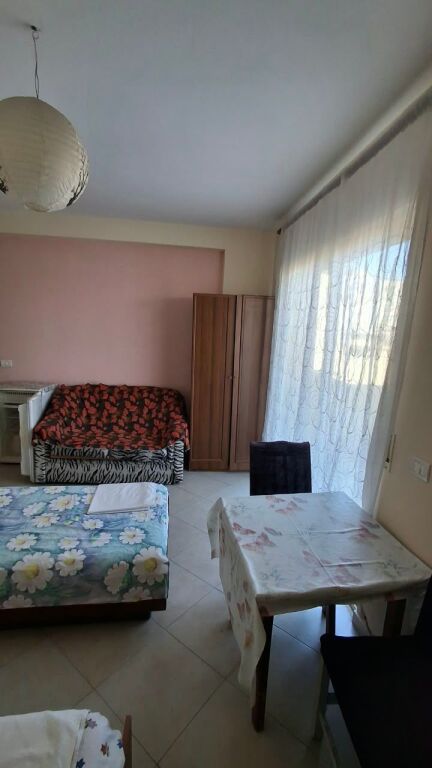 JEPET ME QIRA APARTAMENT 3+1 – STACIONI I DYTË, PLAZH!

