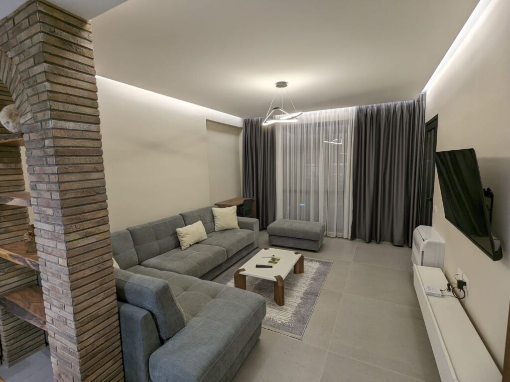 Apartment 2+1+Parking Space for rent in Lungomare, Vlore