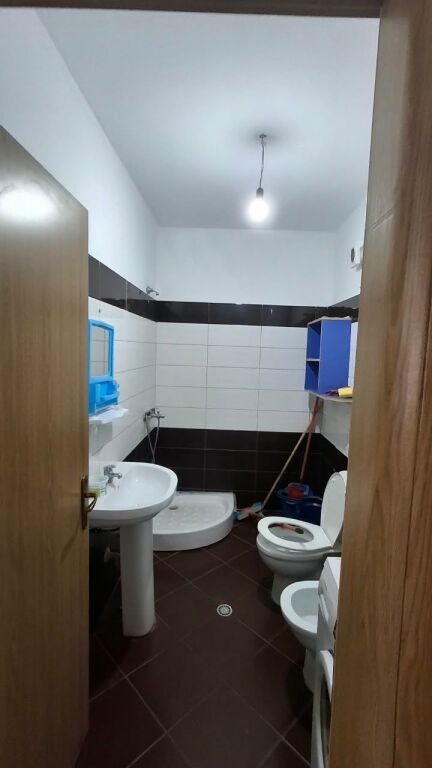 JEPET ME QIRA APARTAMENT 3+1 – STACIONI I DYTË, PLAZH!
