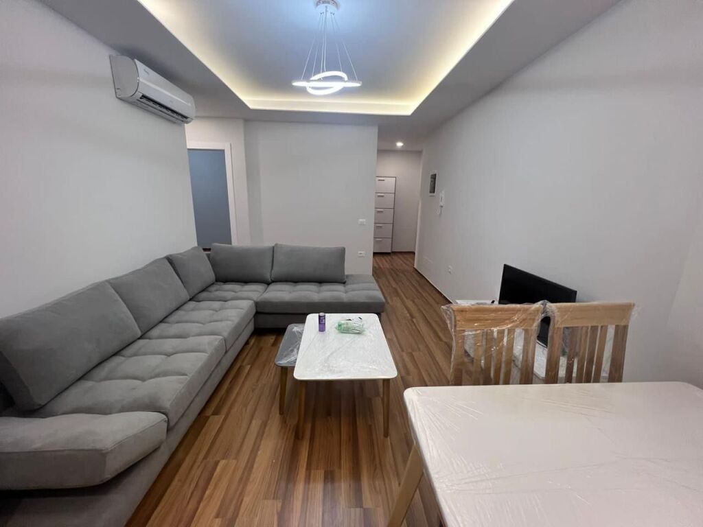 ASTIR APARTAMENT 1+1 PER QERA!