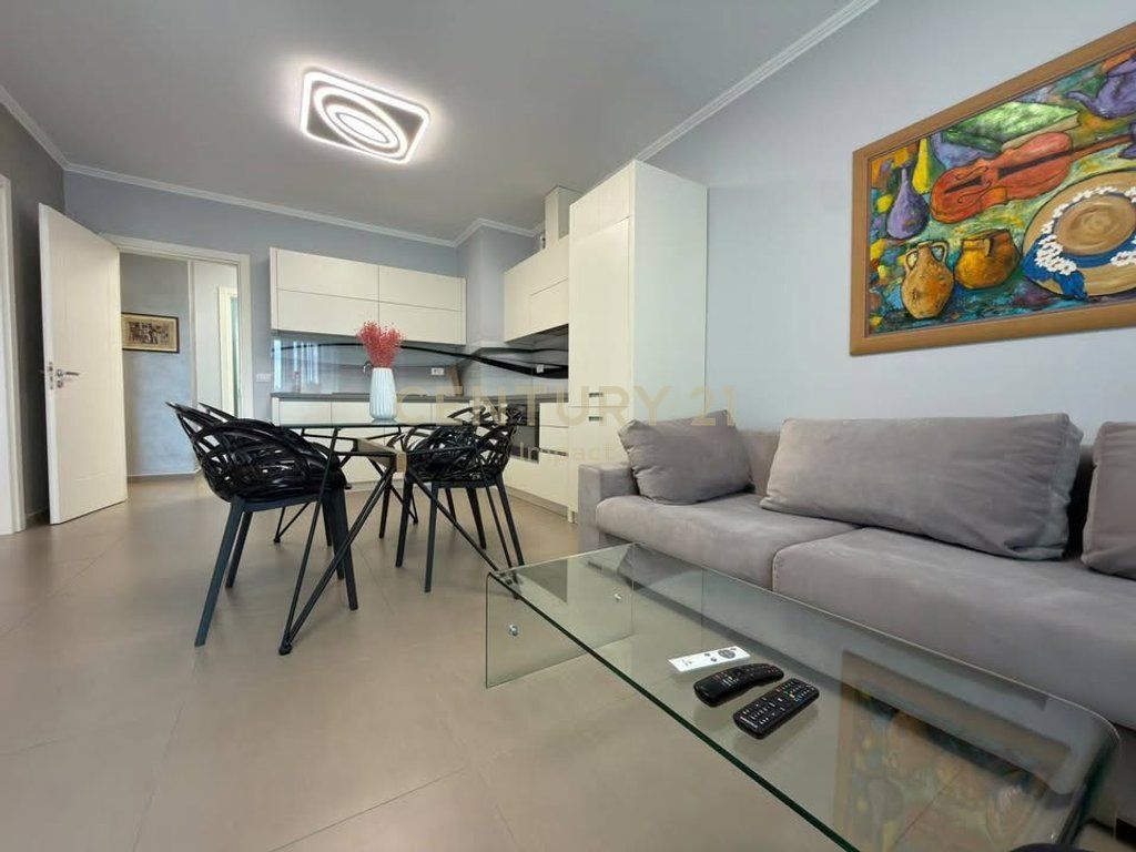 APARTAMENT ME QERA 2+1+2 TE AMBASADOR 3! 1,700 € /Muaj