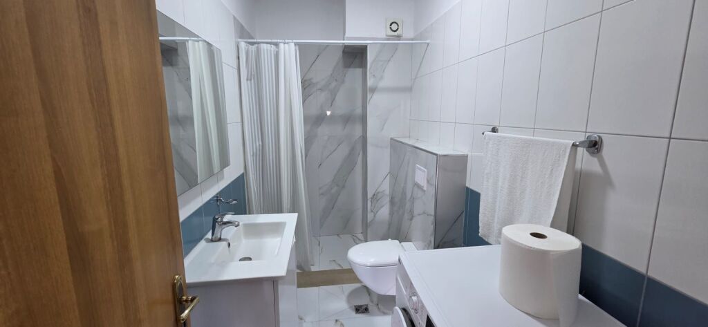 Shitet Apartament 1+1,Rruga e Ullishtes ,Liqeni I Thate