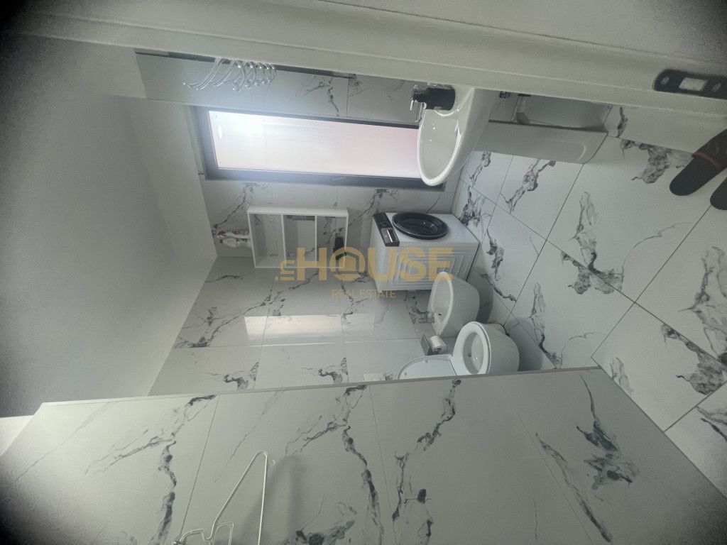 APARTAMENT 1+1+VERANDE ( I MODIFIKUAR) NE SHITJE