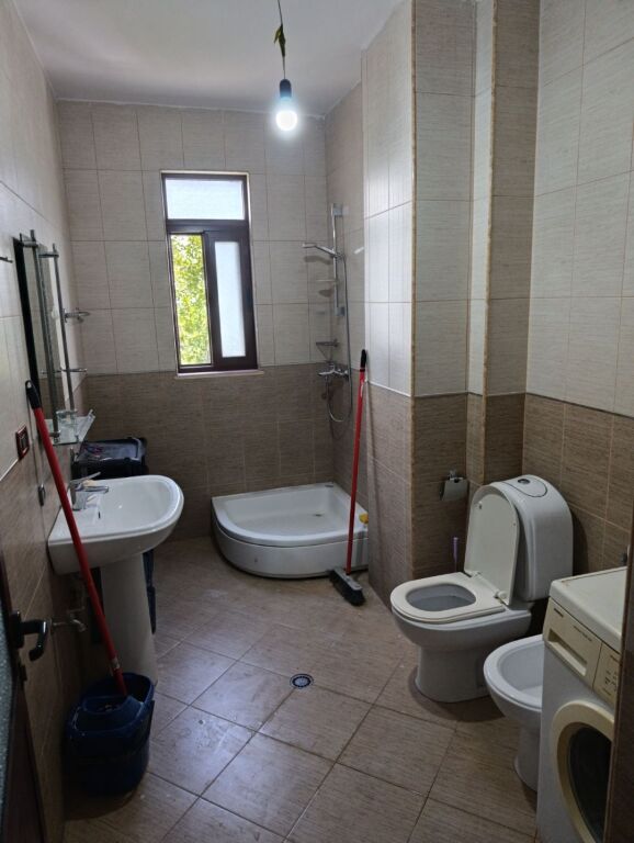 Qera | Apartament 1 + 1 | Rruga 5 Maji | 500 €/muaj