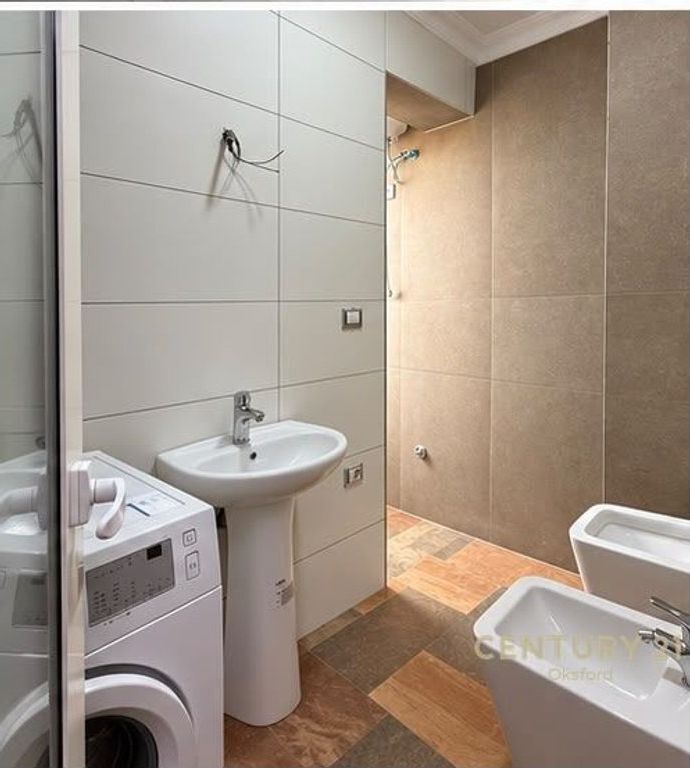 VICINO A SELVIS IN VIA SIRI KODRA, VENDESI 2 APPARTAMENTI 3+1+2 E APPARTAMENTO 1+1 422,400 €