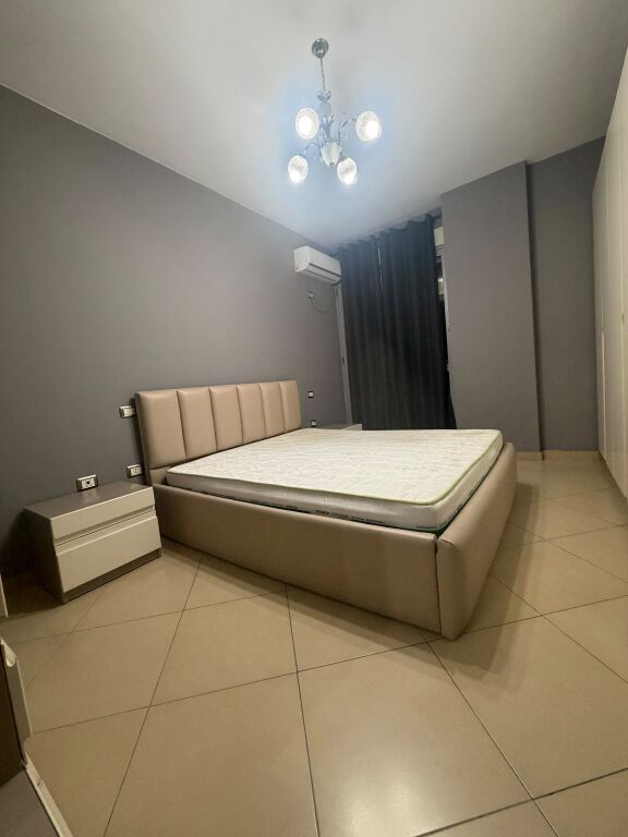 Jepet me qera Apartament 1+1 Misto Mame