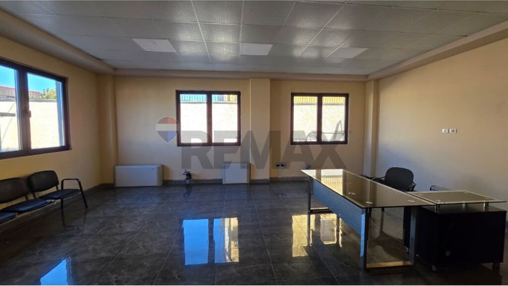 Building - For Rent - Vorë, Vorë