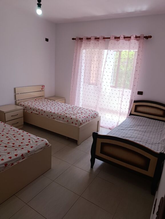 Qera | Apartament 1 + 1 | Rruga 5 Maji | 500 €/muaj