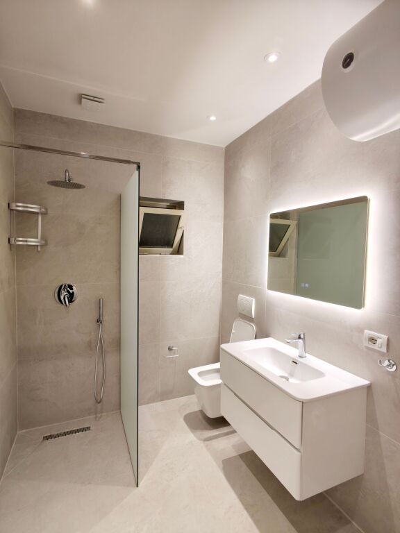 Shitet Apartament 47m² - Fresku