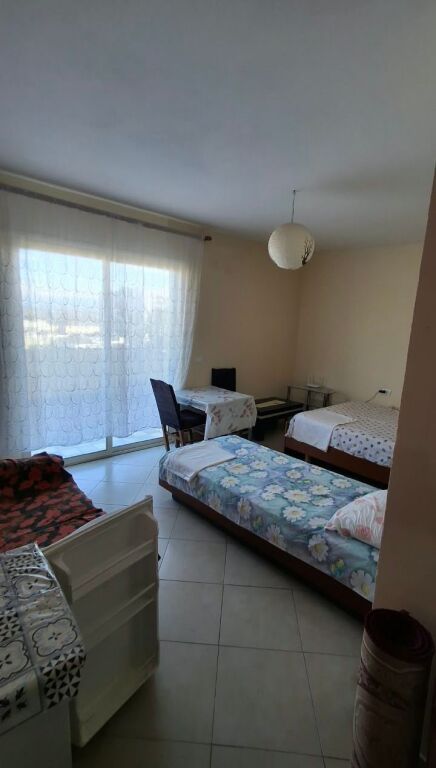 JEPET ME QIRA APARTAMENT 3+1 – STACIONI I DYTË, PLAZH!
