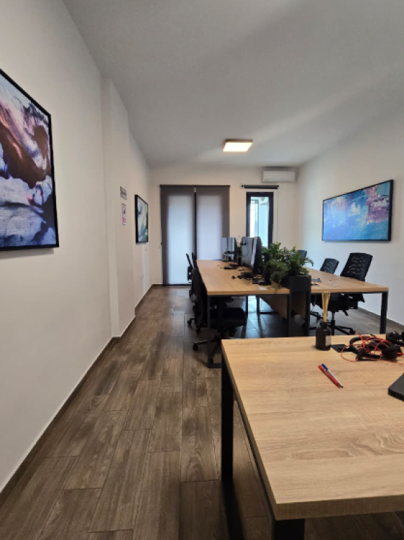 JEPET ME QIRA ZYRË 2+1 | SQUARE 21