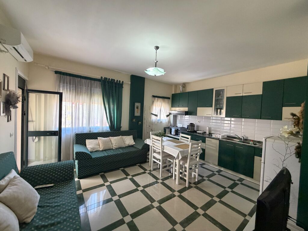 Shitet Apartment 1+1 te Shkembi kavajes
