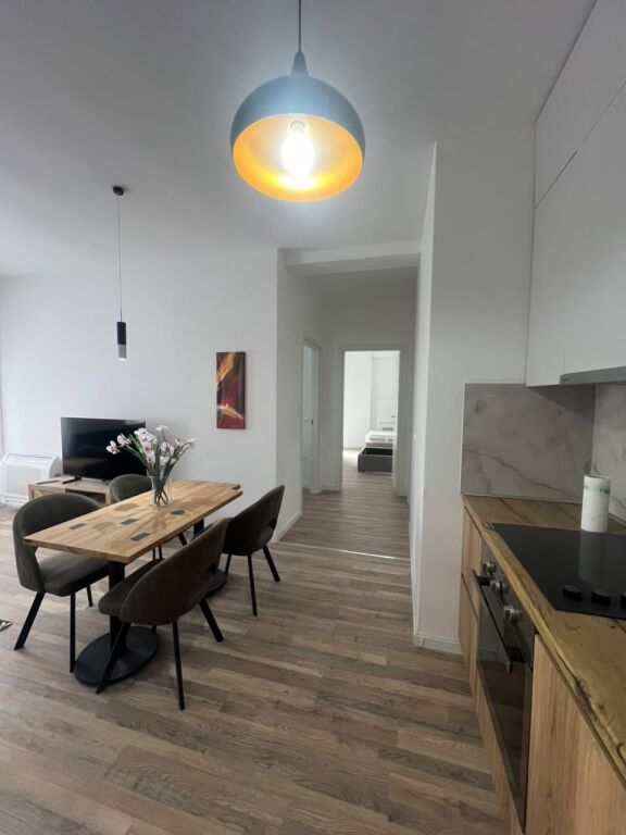 Apartament 2+1 per qira tek Bulevardi i Ri!