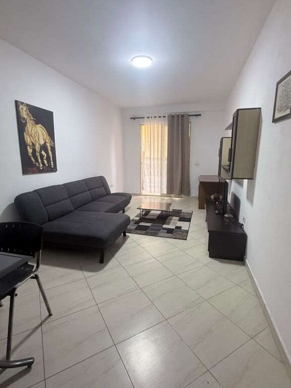 Fresk,prane Fizikes Berthamore jepet me qera apartament 1+1,i mobiluar 400Euro   