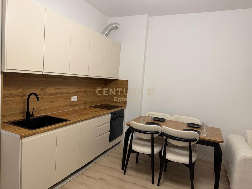 Apartament 1+1 Me Qira te Bulevardi i Ri, Tiranë - 770€ | 63 m²