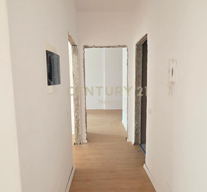 VENDESI APPARTAMENTO 2+1+2 ,125M2 + POSTO AUTO - COMPLESSO XHELUKS