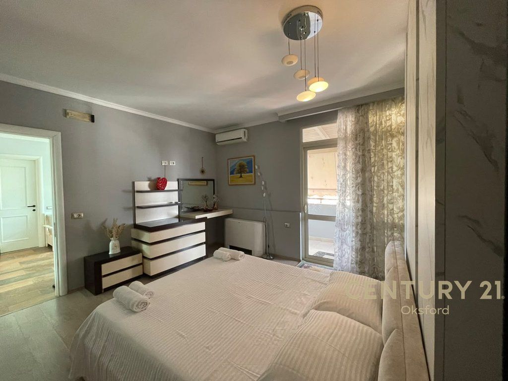 VICINO A SELVIS IN VIA SIRI KODRA, VENDESI 2 APPARTAMENTI 3+1+2 E APPARTAMENTO 1+1 422,400 €
