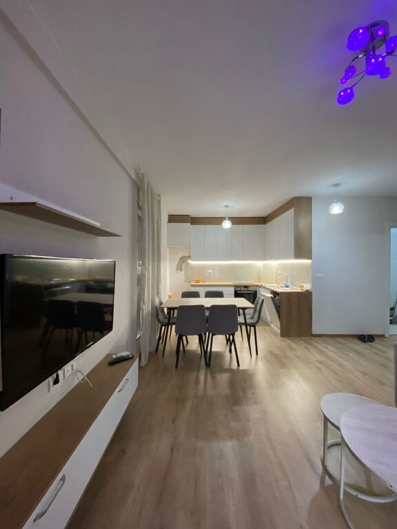 Qera | Apartament 2 + 1 | Rruga 5 Maji | 500 €/muaj