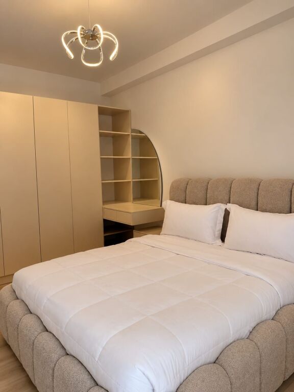 # IN AFFITTO: 1+1 📍 Nuovo Boulevard (Vicino a SPAK - Via Jordan Misja) - 70.000 ALL/Mese - Edificio Nuovo A.2026 - 4° Piano - SUP. 80m² || (100% Mai Abitato, 100% Nuovo 🔥)