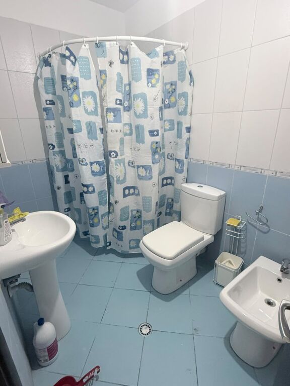 Fresk,prane Fizikes Berthamore jepet me qera apartament 1+1,i mobiluar 400Euro   