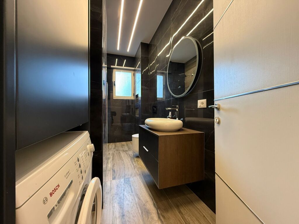 For rent 2+1 in the Center Pazari i Ri