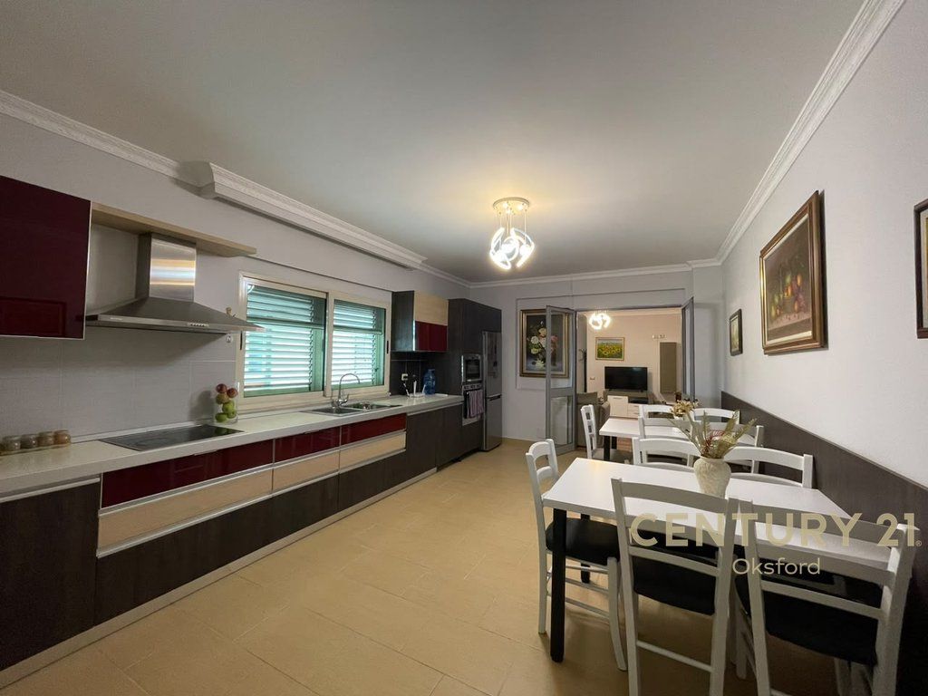 VICINO A SELVIS IN VIA SIRI KODRA, VENDESI 2 APPARTAMENTI 3+1+2 E APPARTAMENTO 1+1 422,400 €