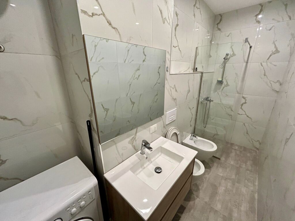 📣 QERA SUPER Apartament 1+1 📍 Kompleksi Magnet, Prane 21 Dhjetorit 🛣️ Rruga “Frosina Plaku” ✨