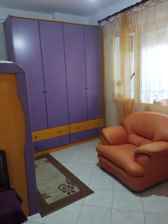 Apartament 2+1 per qera ne Yzberisht !