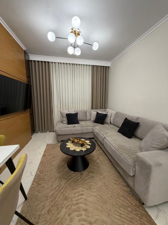 Apartament 2+1 per qera Golden Park !