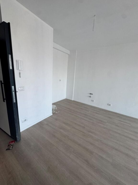 🏠 Shitet Apartament te Ish-Dogana  📍 Adresa: Ish-Dogana