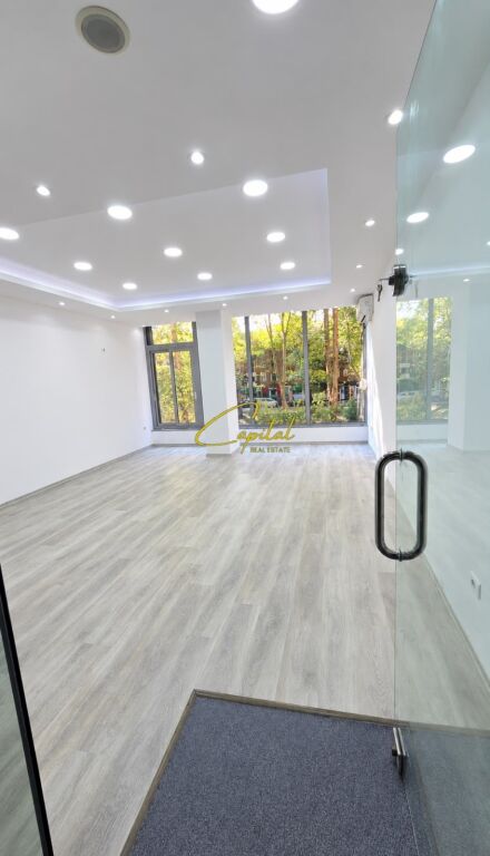 ZYRE ME QIRA 40 M2 ISH EKSPOZITA 60.000 LEKE