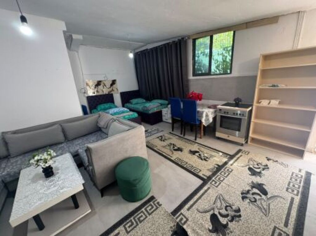 garsionere me qira tek Idriz Dollaku