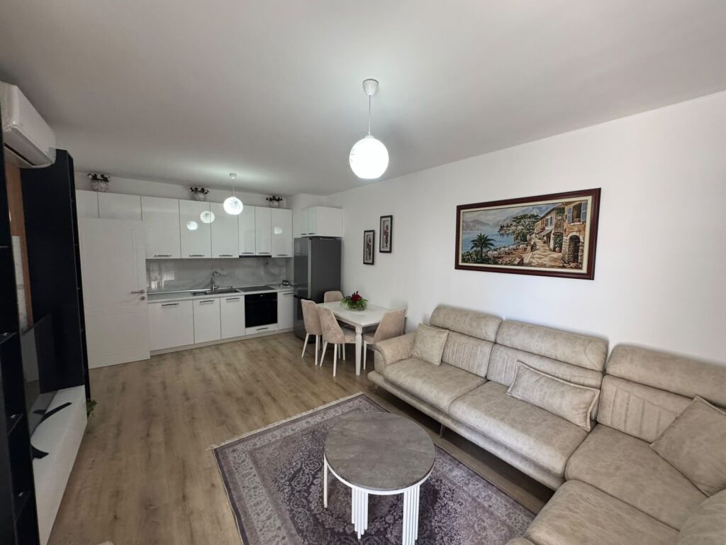 2+1 apartment for rent in Din Bosko (70,000 leke)