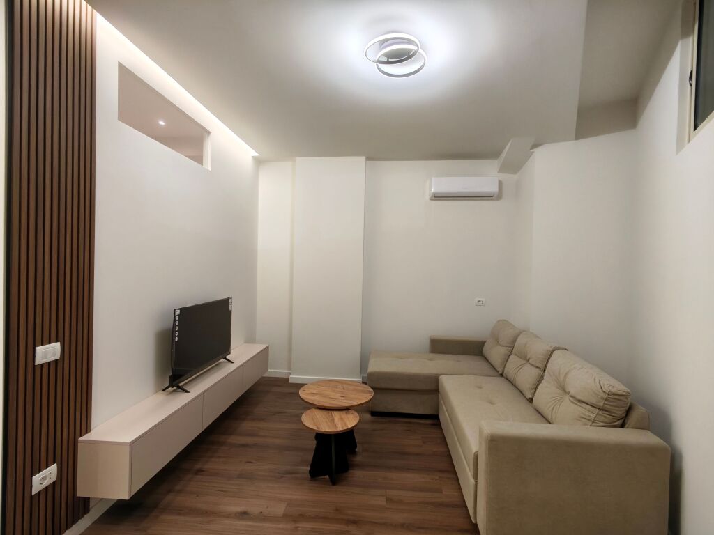 Shitet Apartament 47m² - Fresku