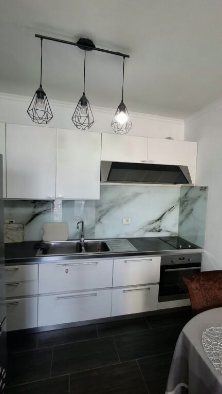 APARTAMENT 2+1 ME QIRA – ME PAMJE DETI!