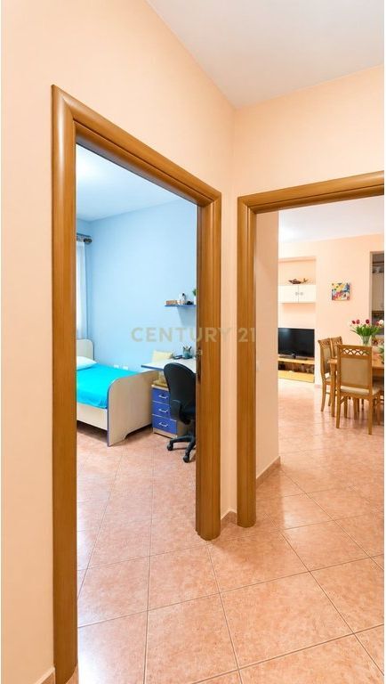 Apartament 2+1 per Shitje tek Komuna e Parisit!