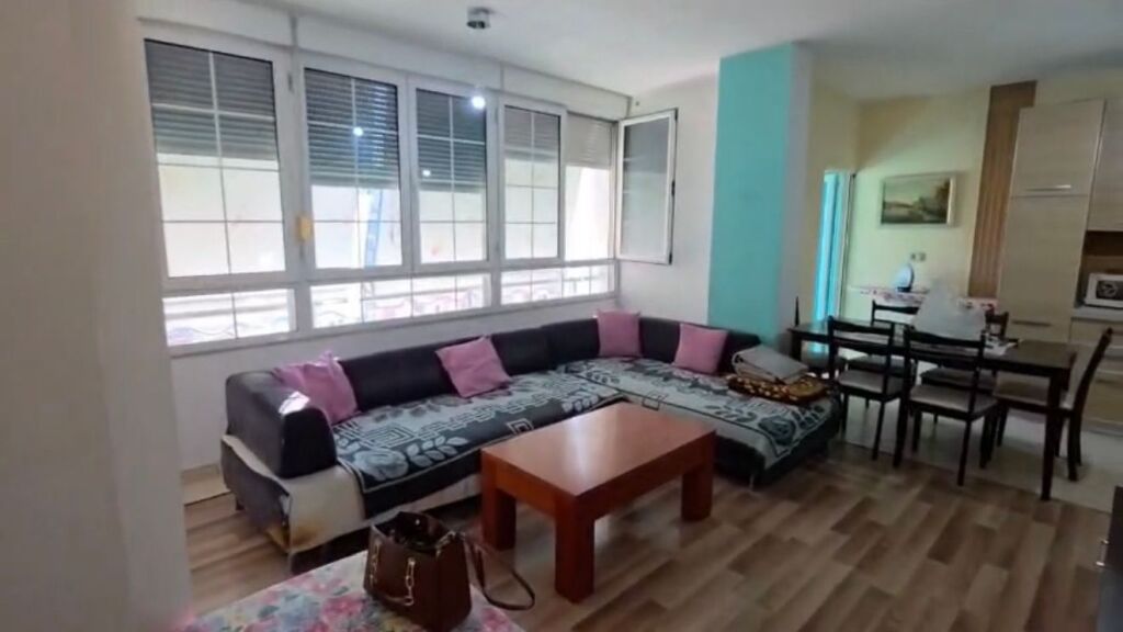 2+1, 5th floor without elevator, Kavaja street, 550 thousand lek